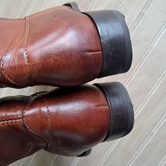 FRYE MELISSA BUTTON RIDING WESTERN TALL BOOTS COGNAC BROWN CLASSIC $348 - Picture 8 of 16